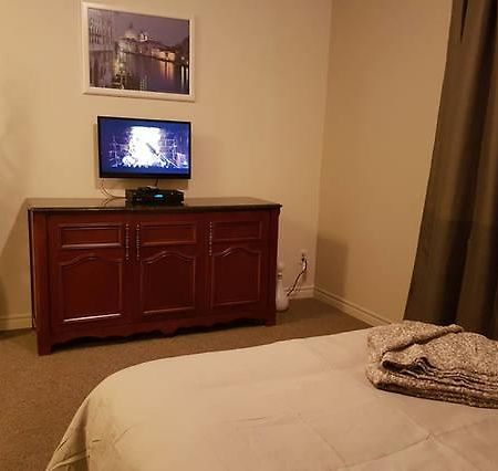 Cozy Little Studio #16 By Amazing Property Rentals Gatineau Ngoại thất bức ảnh